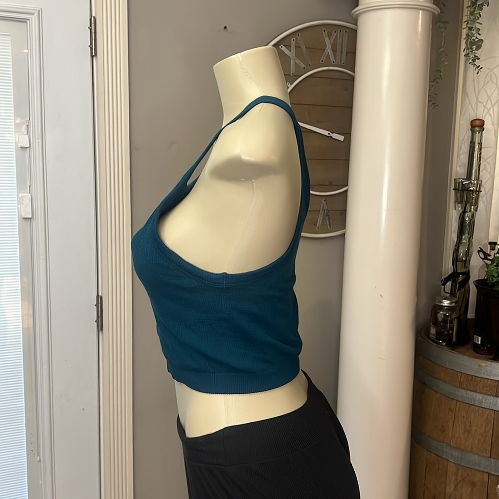 Fabletics - Picture 2 of 4